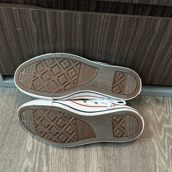 Converse - Picture 3 of 4